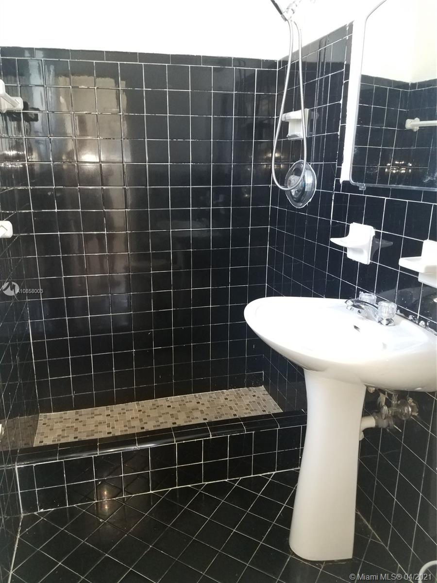 See details / 4242 sq. ft. $ 2020-05-12 0 Photo