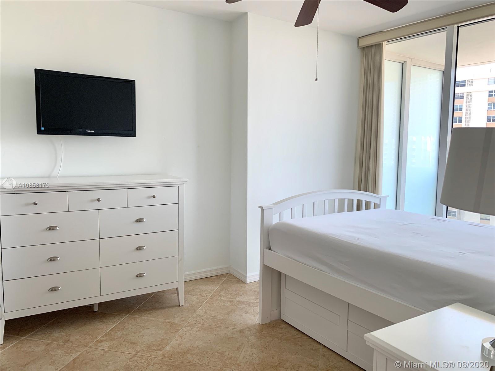 See details 907 3 / 3 1571 sq. ft. $ 2020-08-31 0 Photo