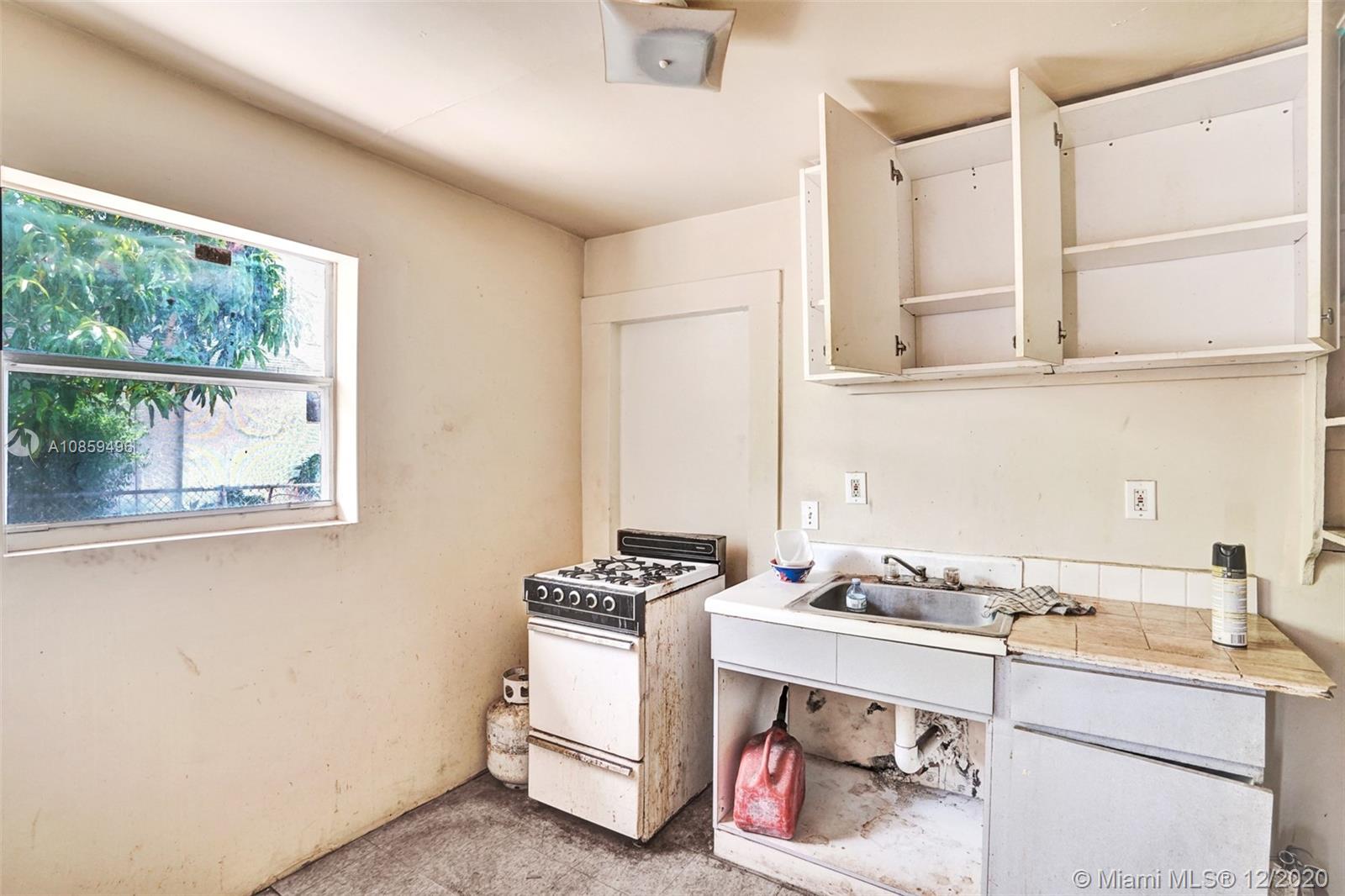 See details / 1324 sq. ft. $ 2021-03-02 0 Photo