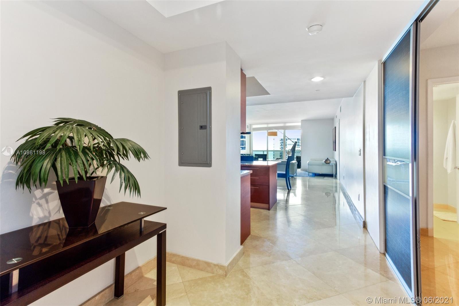 See details 1904 3 / 3 1675 sq. ft. $ 2020-05-18 0 Photo