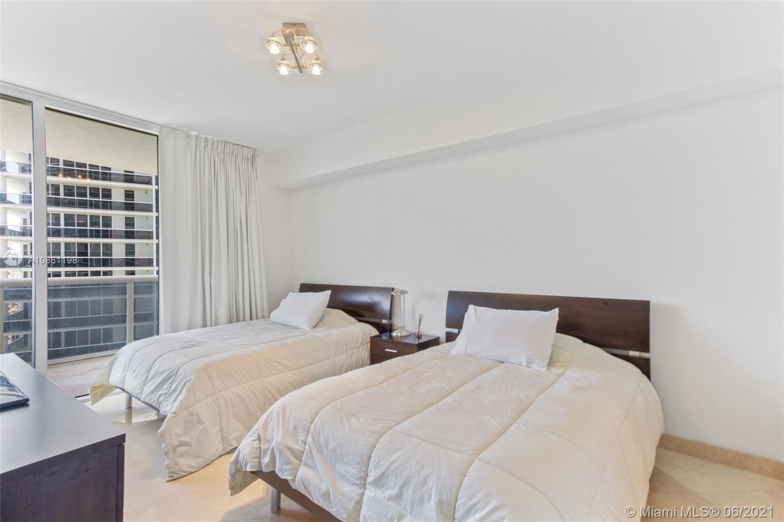 See details 1904 3 / 3 1675 sq. ft. $ 2020-05-18 0 Photo