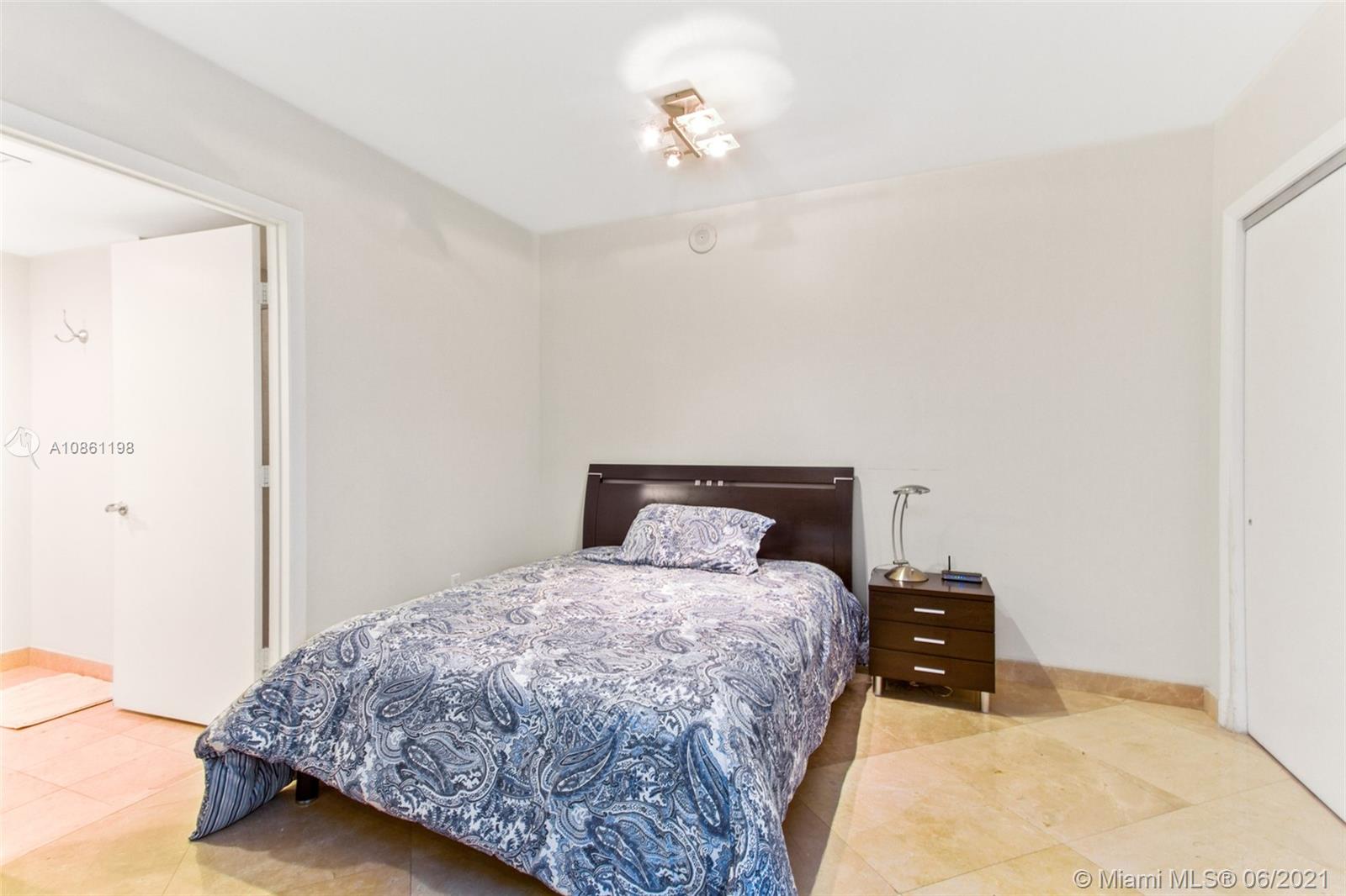 See details 1904 3 / 3 1675 sq. ft. $ 2020-05-18 0 Photo