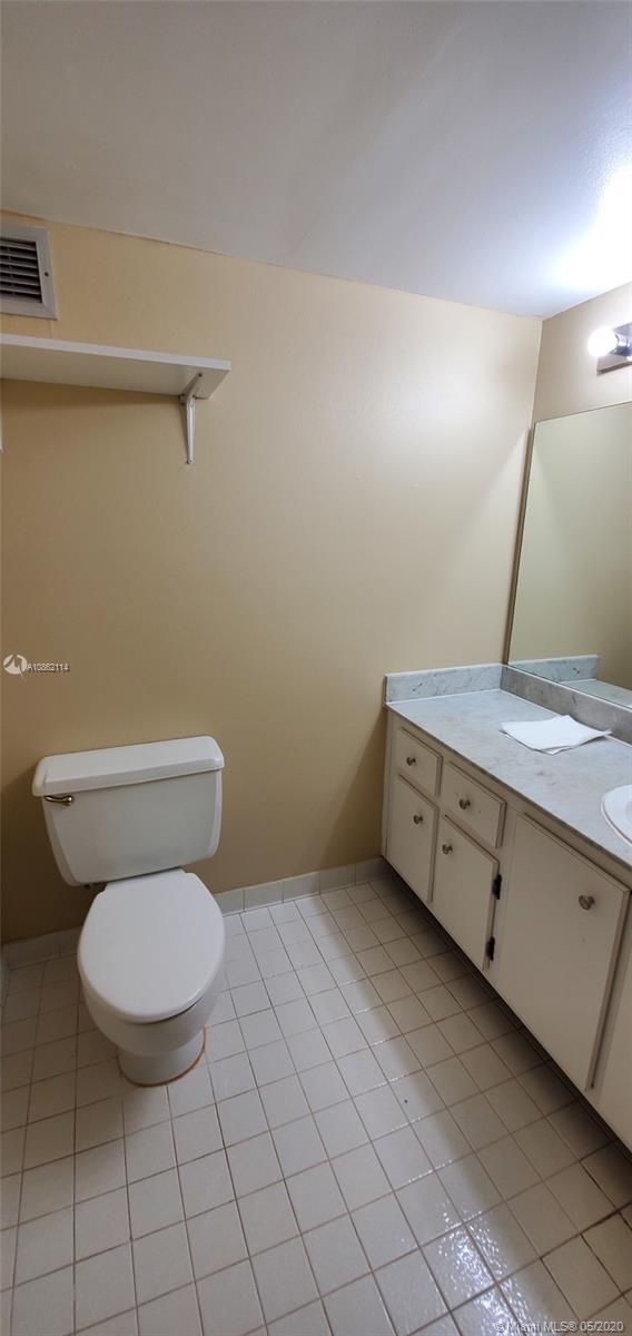 Photo of 500 THREE ISLANDS BL #204, Hallandale Beach, Florida, 33009 - Kitchen
