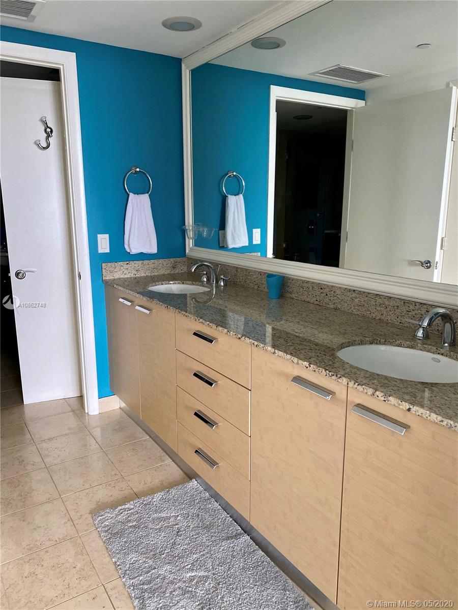 Ver detalles 3809 2 / 1 1086 sq. ft. $ 2020-09-15 0 foto