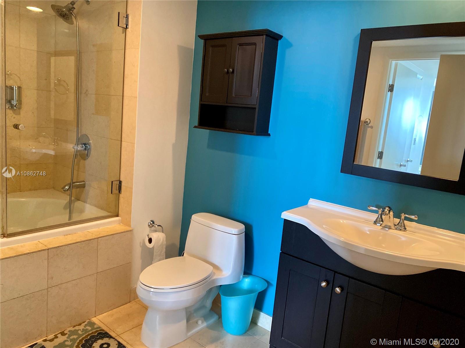 Ver detalles 3809 2 / 1 1086 sq. ft. $ 2020-09-15 0 foto