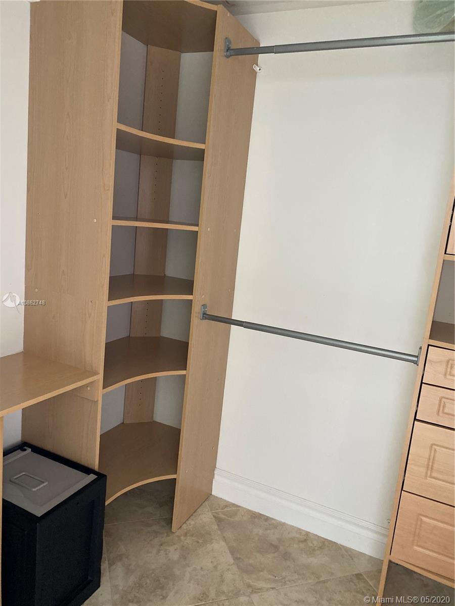 Ver detalles 3809 2 / 1 1086 sq. ft. $ 2020-09-15 0 foto