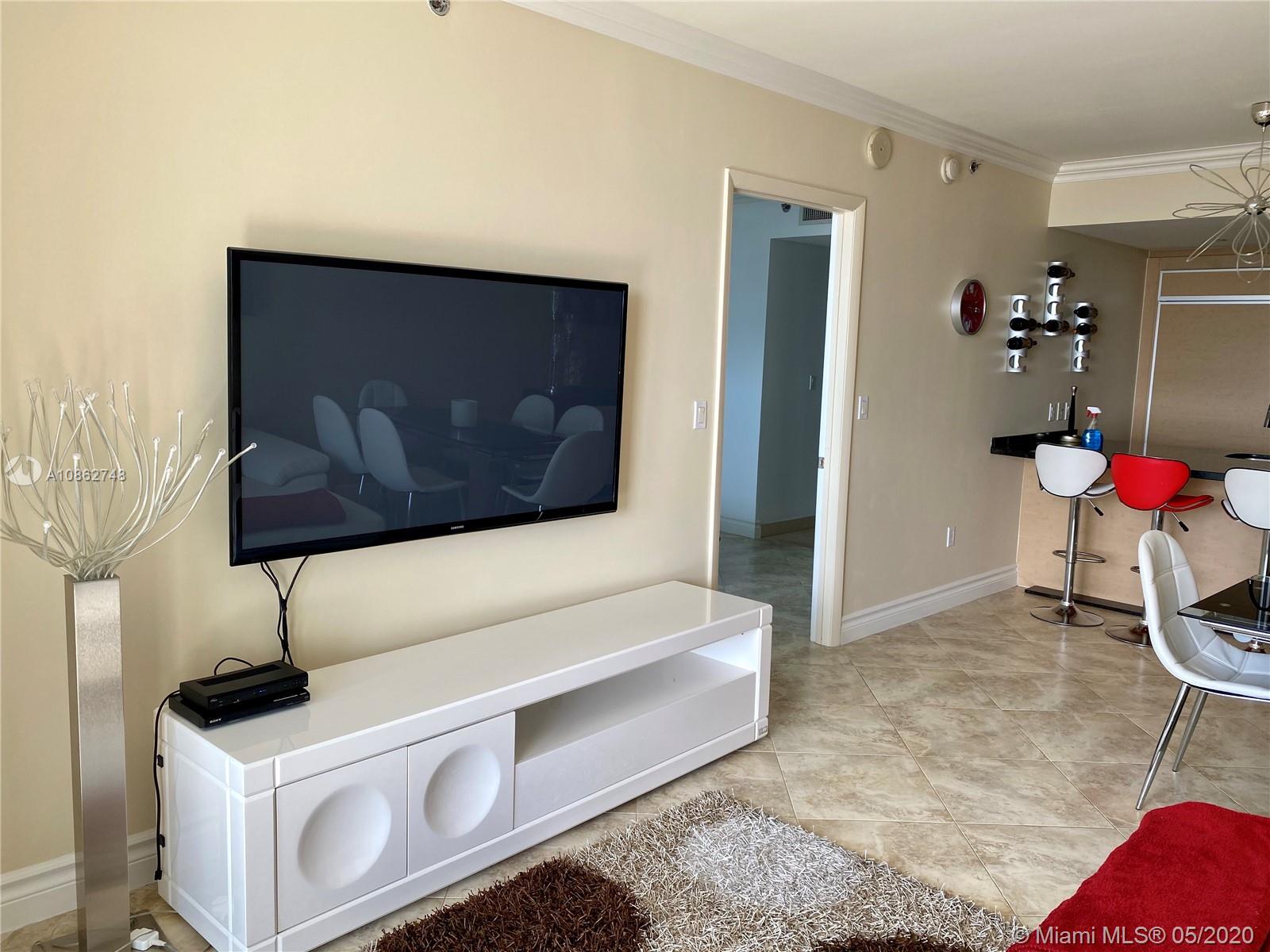 Ver detalles 3809 2 / 1 1086 sq. ft. $ 2020-09-15 0 foto