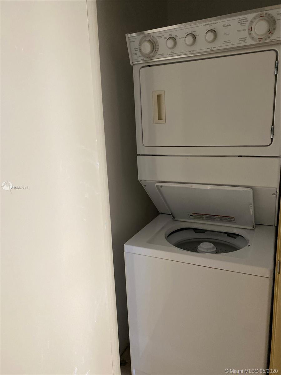 Ver detalles 3809 2 / 1 1086 sq. ft. $ 2020-09-15 0 foto