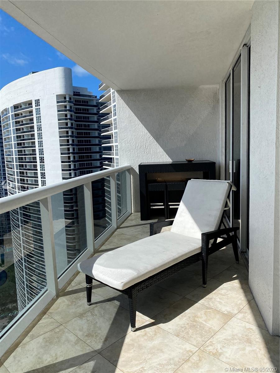 Ver detalles 3809 2 / 1 1086 sq. ft. $ 2020-09-15 0 foto