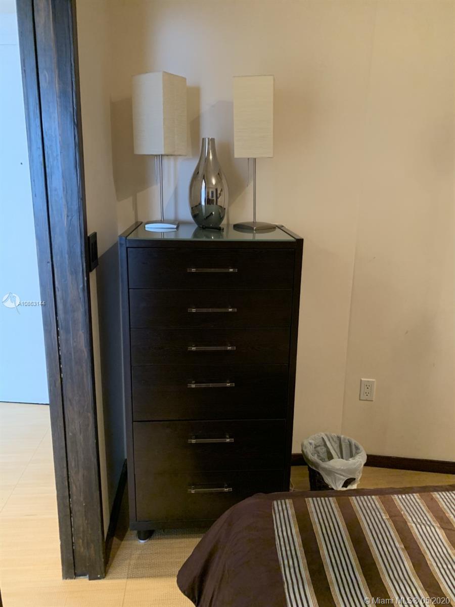 See details 4406 2 / 1 1050 sq. ft. $ 2020-09-11 0 Photo