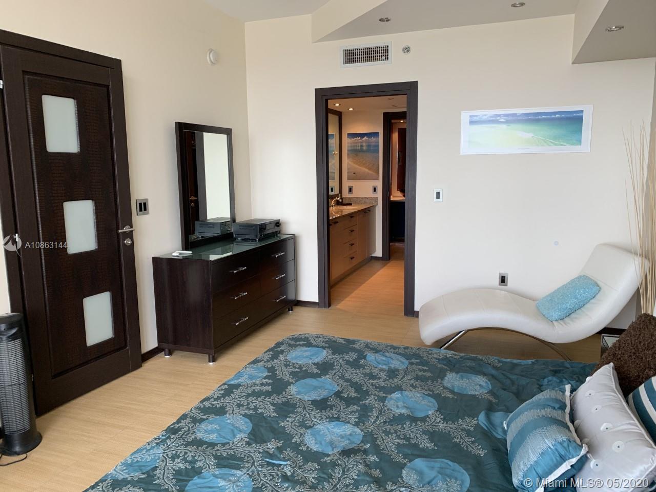 See details 4406 2 / 1 1050 sq. ft. $ 2020-09-11 0 Photo