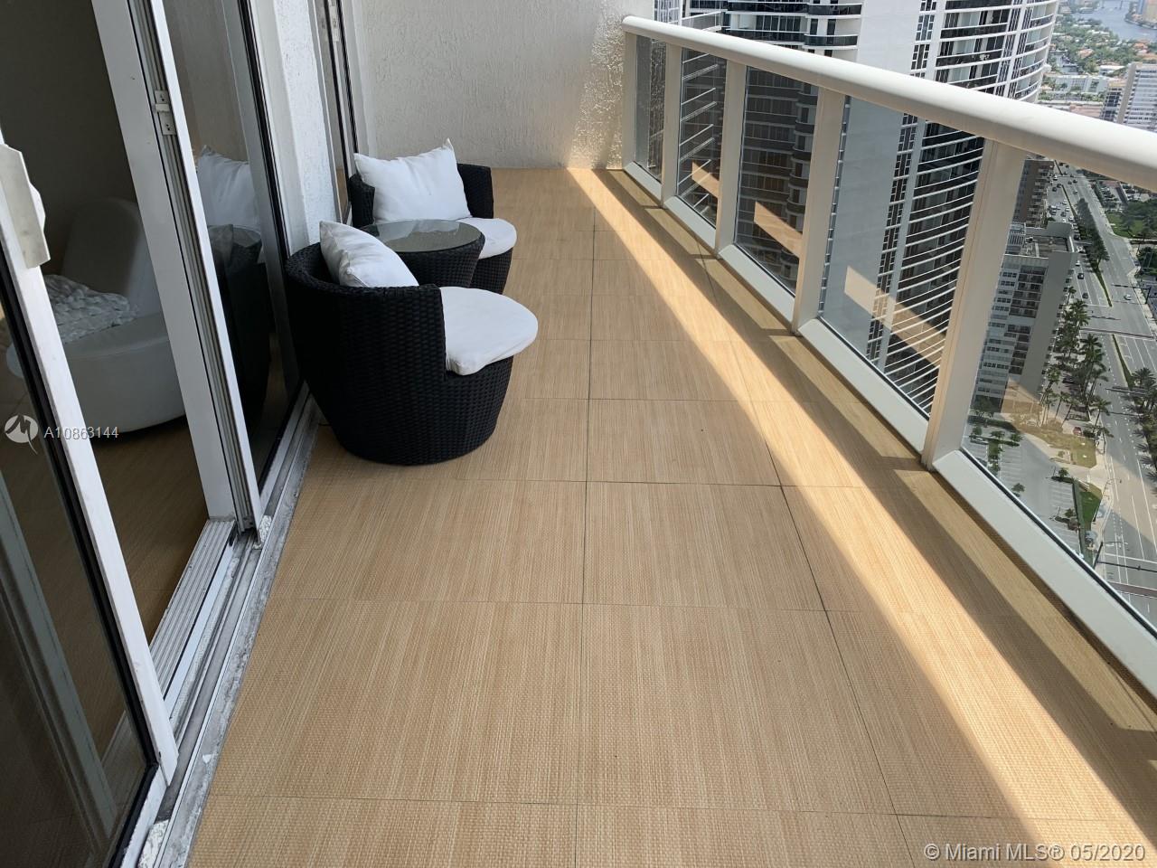 See details 4406 2 / 1 1050 sq. ft. $ 2020-09-11 0 Photo