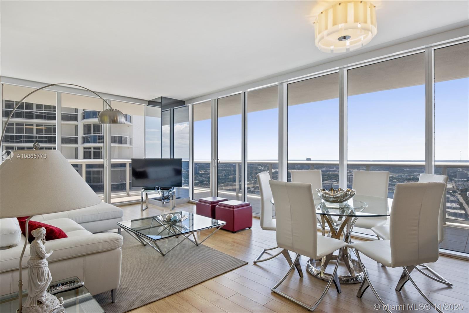 See details 3906 2 / 2 1458 sq. ft. $ 2020-05-27 0 Photo