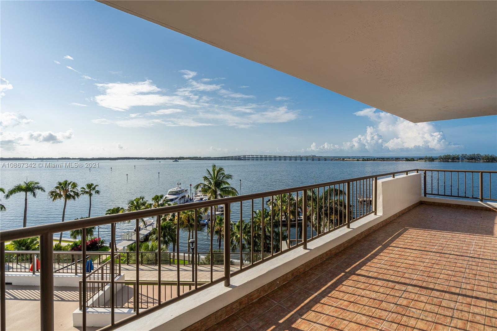 Ver detalles 201 3 / 5 3060 sq. ft. $ 2020-06-04 0 foto