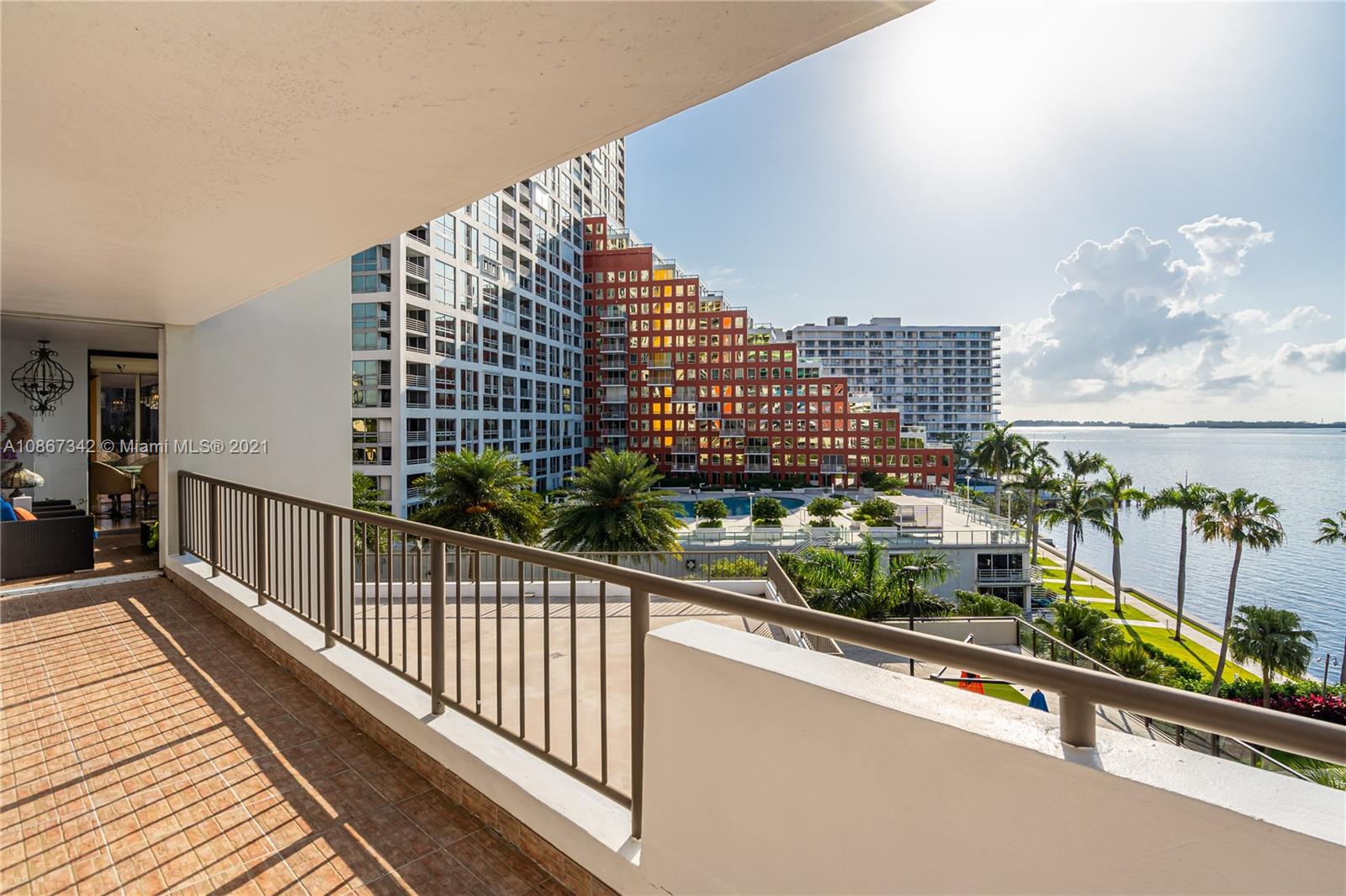 Ver detalles 201 3 / 5 3060 sq. ft. $ 2020-06-04 0 foto
