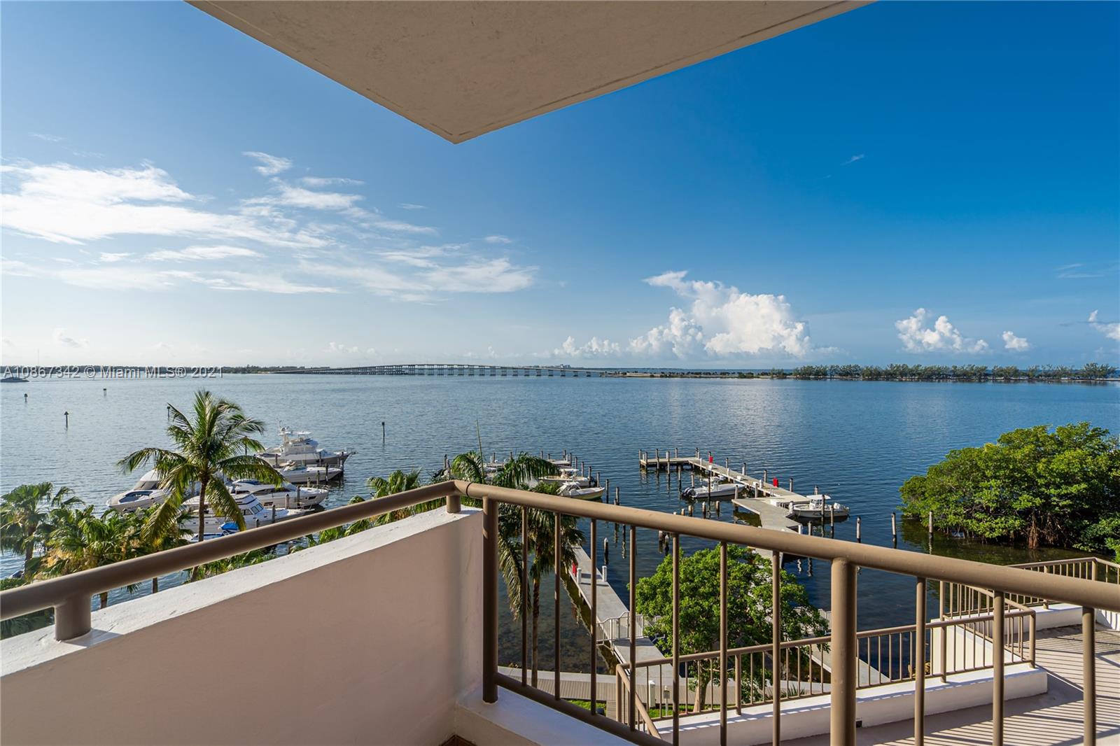 Ver detalles 201 3 / 5 3060 sq. ft. $ 2020-06-04 0 foto