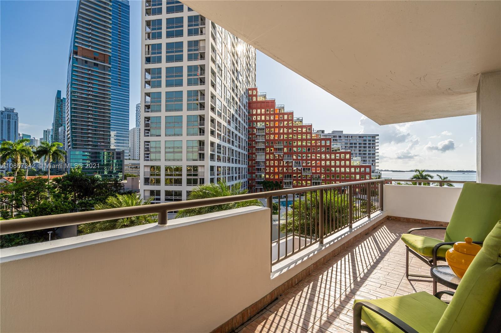 Ver detalles 201 3 / 5 3060 sq. ft. $ 2020-06-04 0 foto