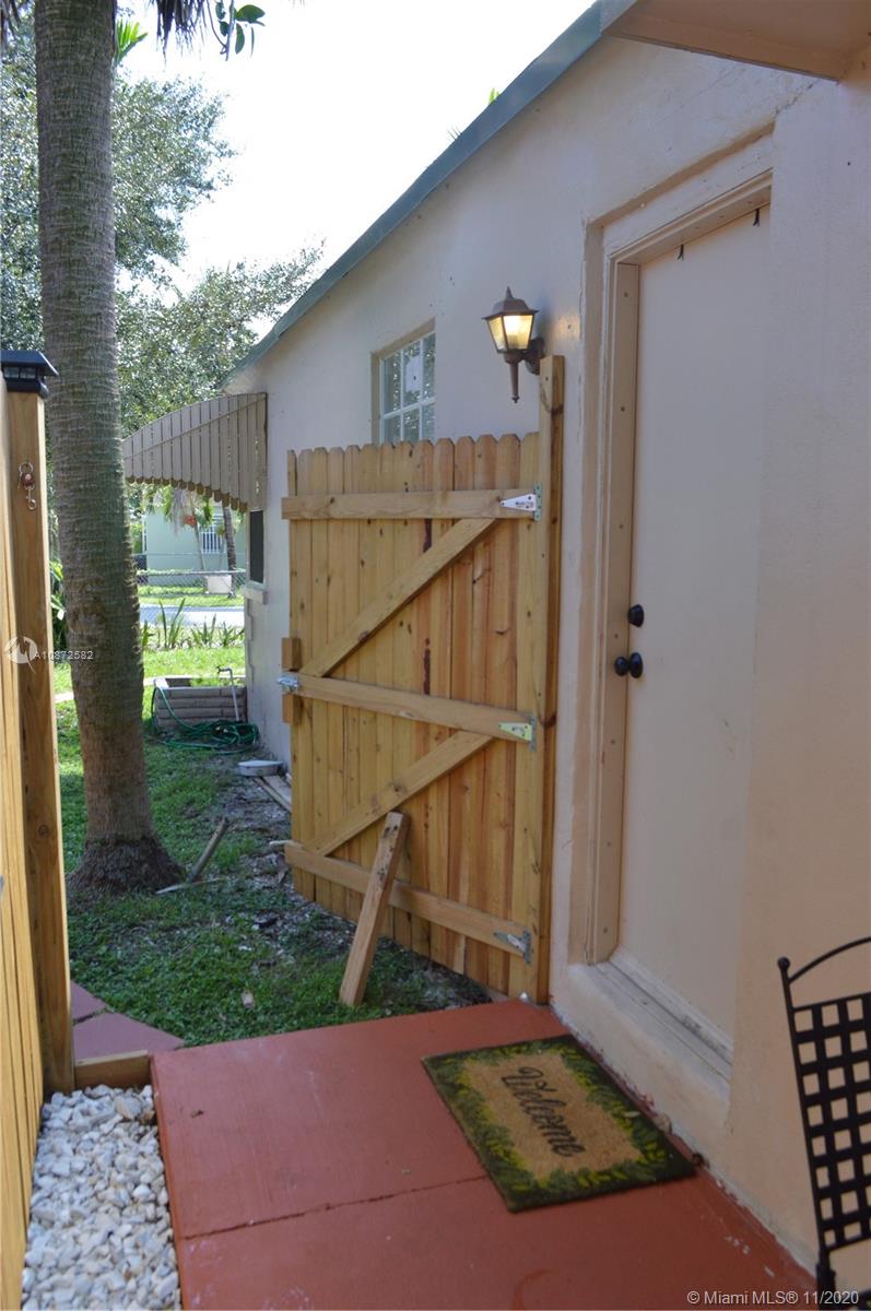 See details / 1333 sq. ft. $ 2020-12-26 0 Photo