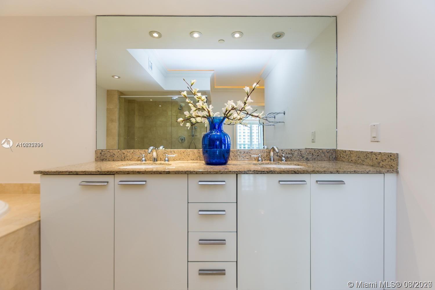 Ver detalles 2211 3 / 2 1554 sq. ft. $ 2021-04-16 0 foto
