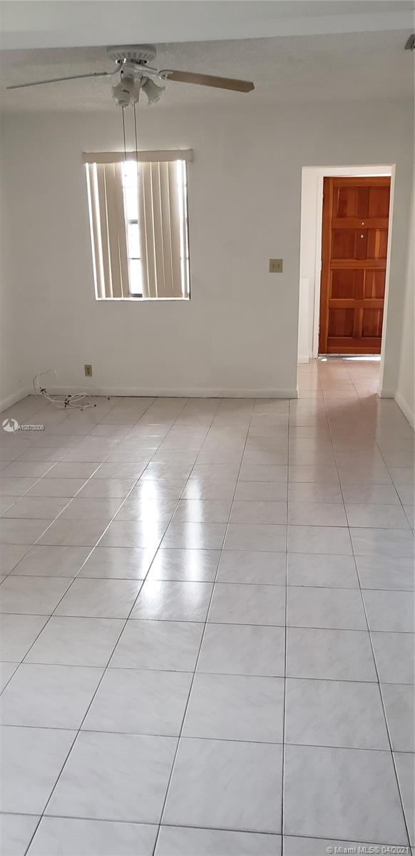 See details / 938 sq. ft. $ 2020-10-07 0 Photo
