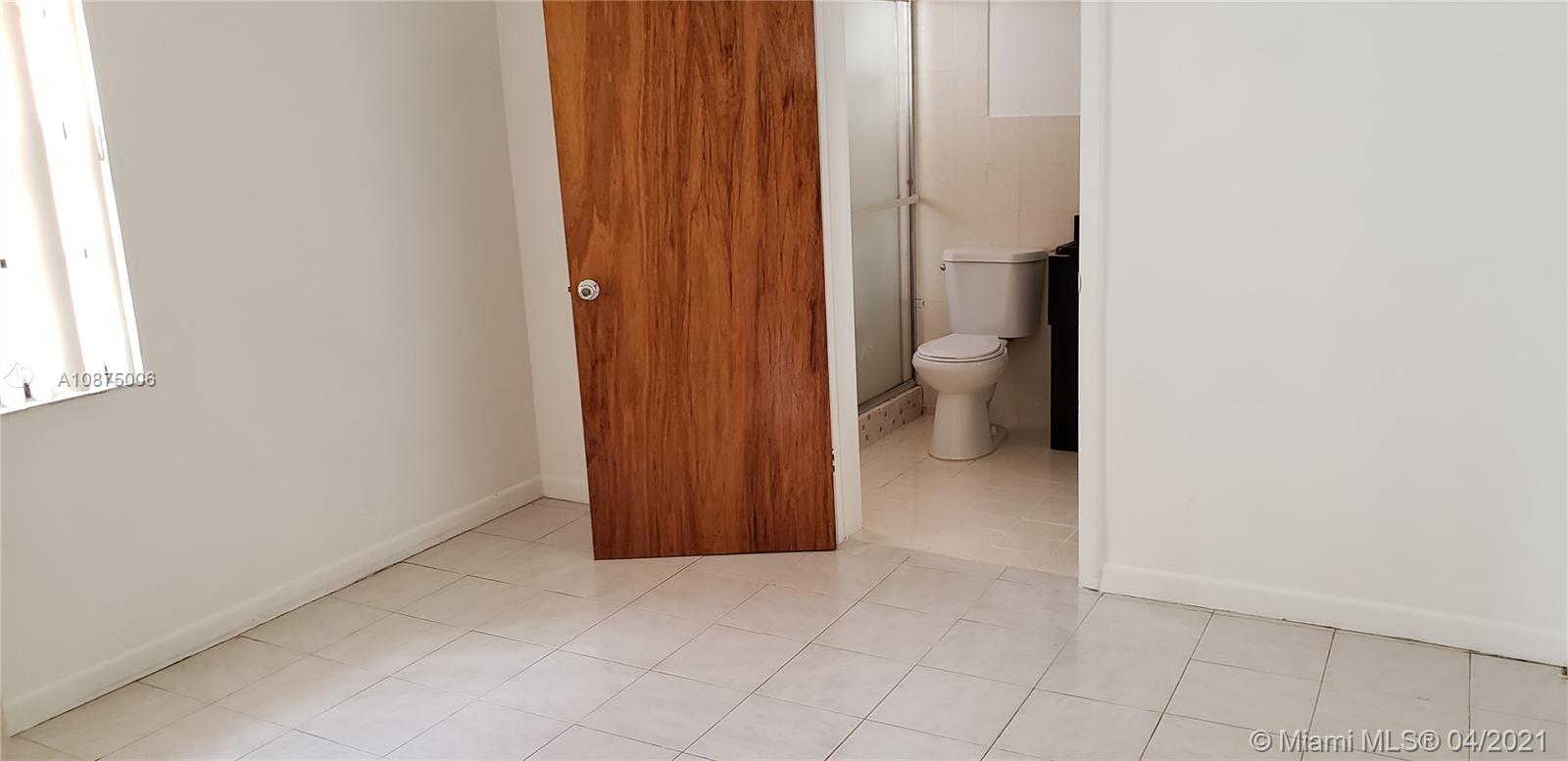 See details / 938 sq. ft. $ 2020-10-07 0 Photo