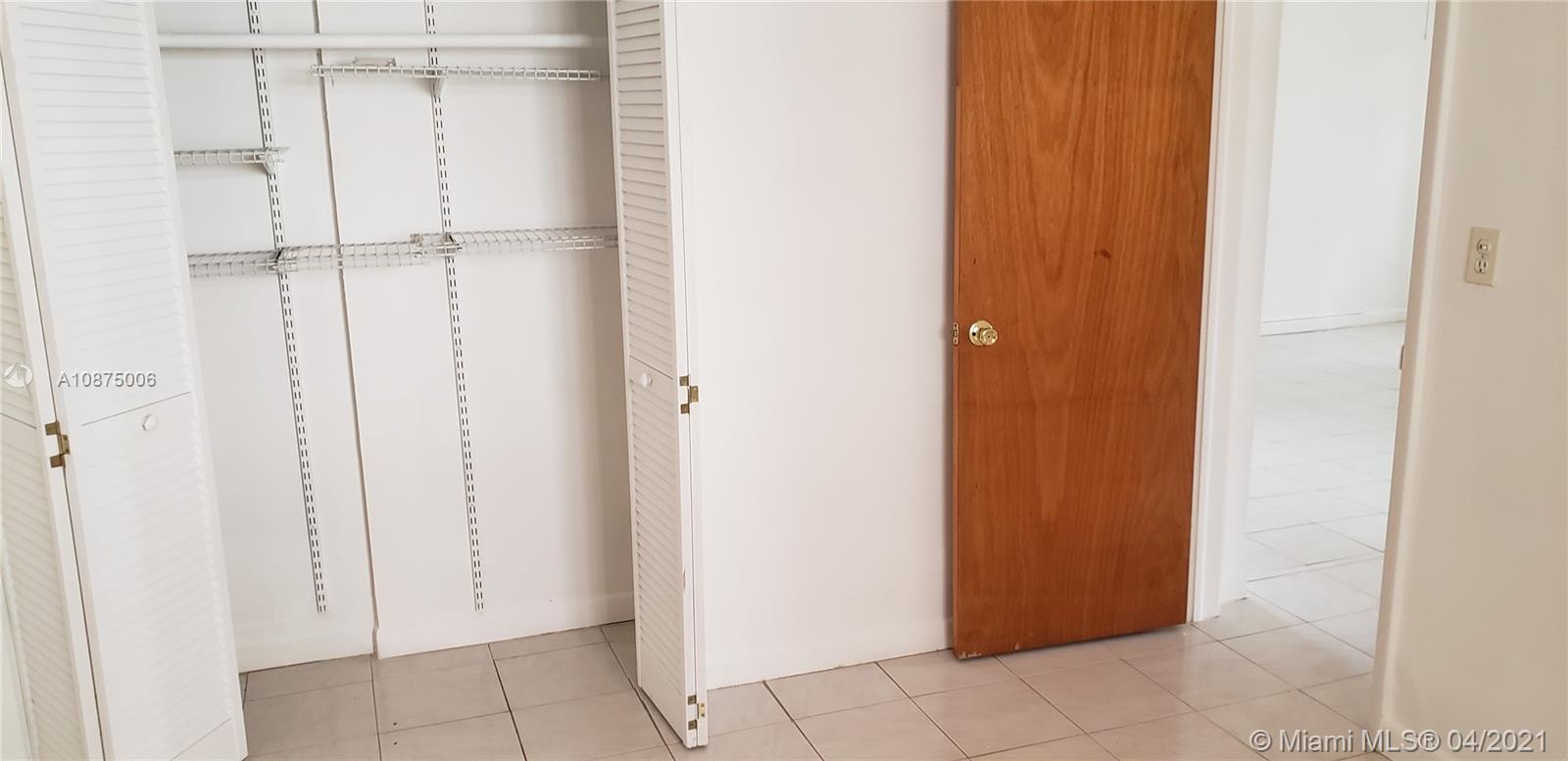 See details / 938 sq. ft. $ 2020-10-07 0 Photo