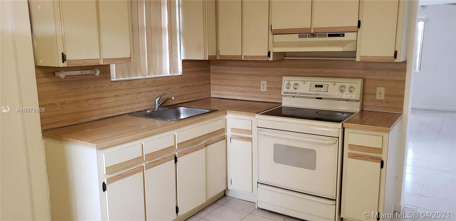 See details / 938 sq. ft. $ 2020-10-07 0 Photo