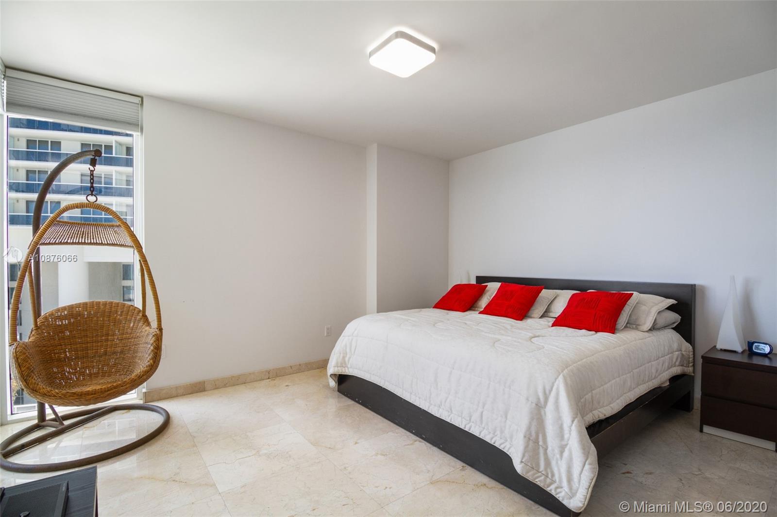See details 1004 3 / 4 2078 sq. ft. $ 2020-08-04 0 Photo