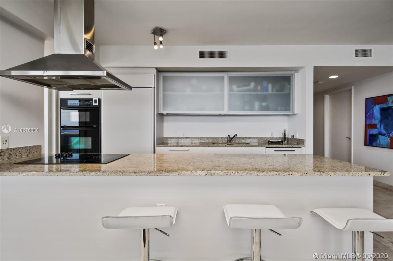 See details 1004 3 / 4 2078 sq. ft. $ 2020-08-04 0 Photo