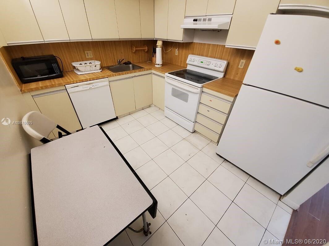 Photo of 2500 Parkview Dr #811, Hallandale Beach, Florida, 33009 -