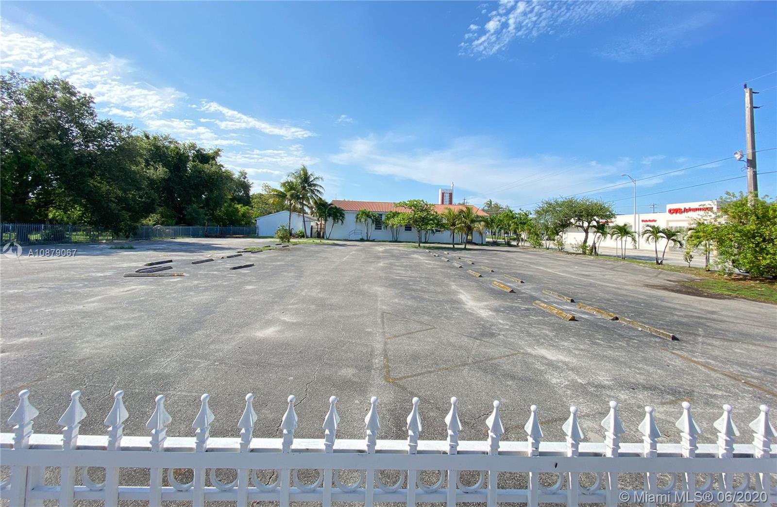 Ver detalles / 17880 sq. ft. $ 2020-06-19 0 foto