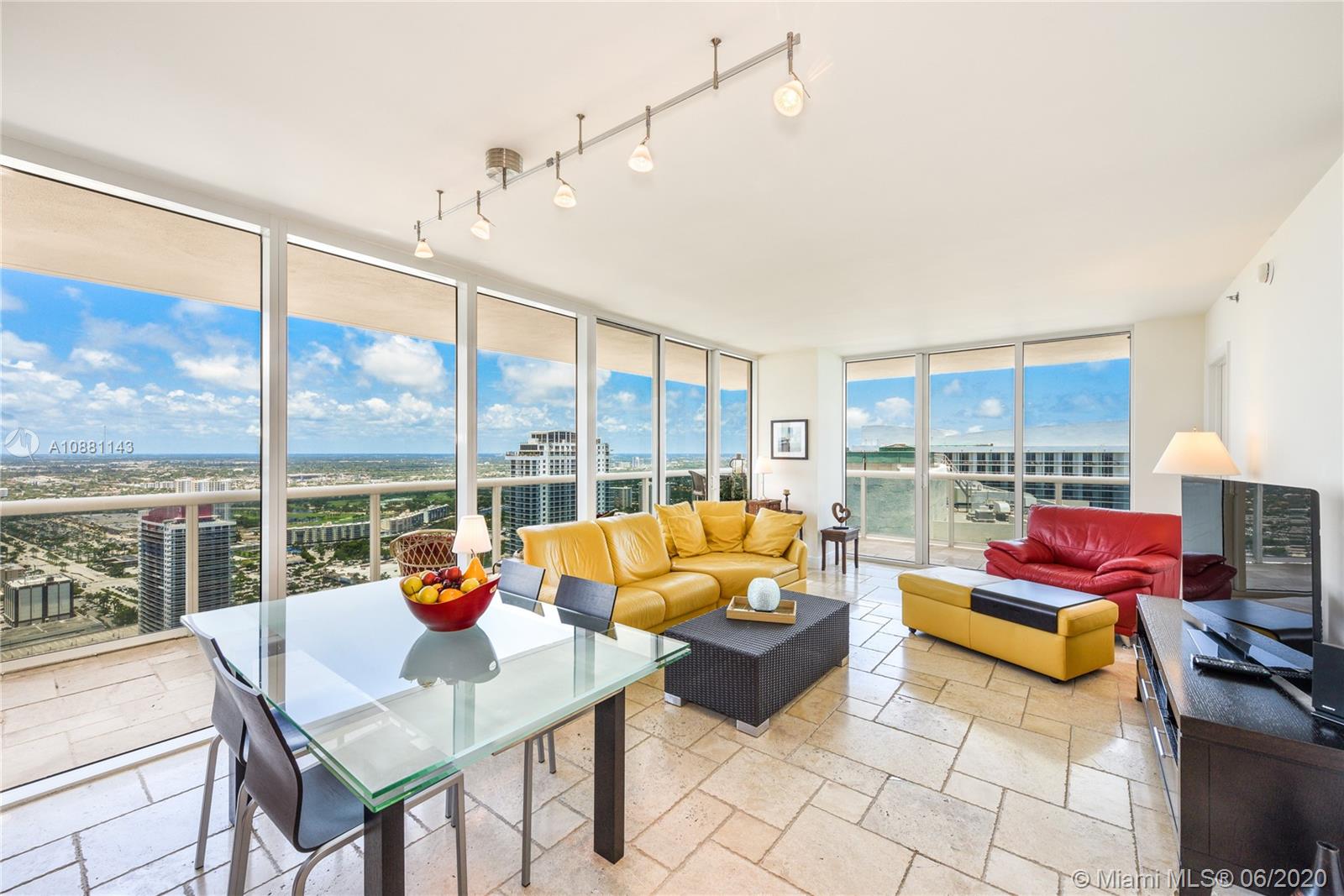 See details 4808 2 / 2 1458 sq. ft. $ 2020-08-31 0 Photo