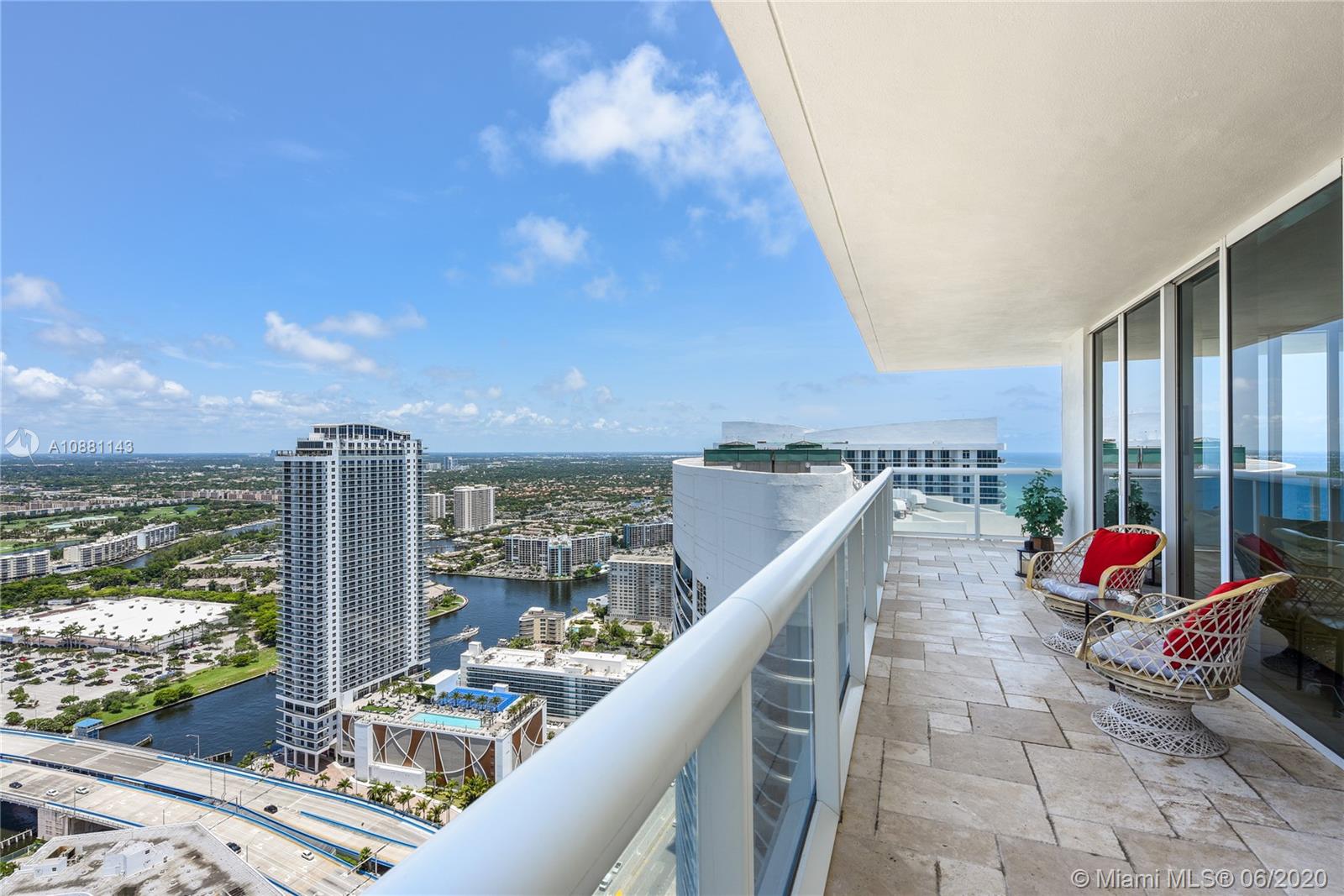 See details 4808 2 / 2 1458 sq. ft. $ 2020-08-31 0 Photo