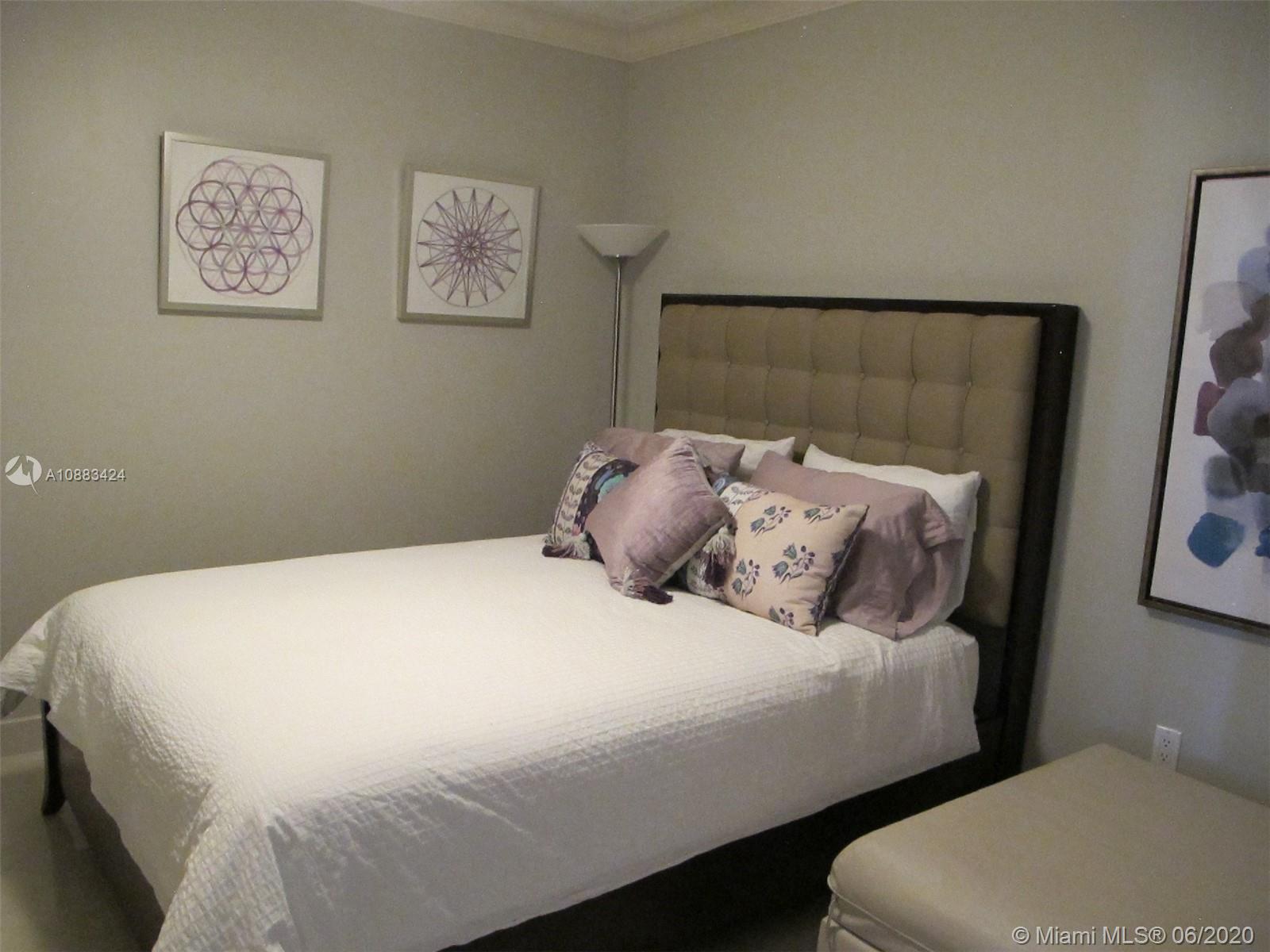 See details 1501 3 / 4 2078 sq. ft. $ 2020-09-08 0 Photo