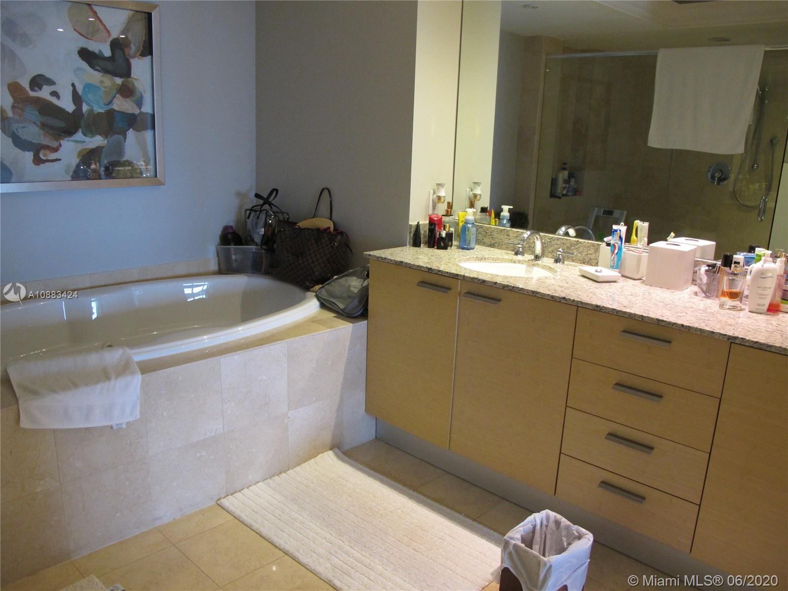See details 1501 3 / 4 2078 sq. ft. $ 2020-09-08 0 Photo