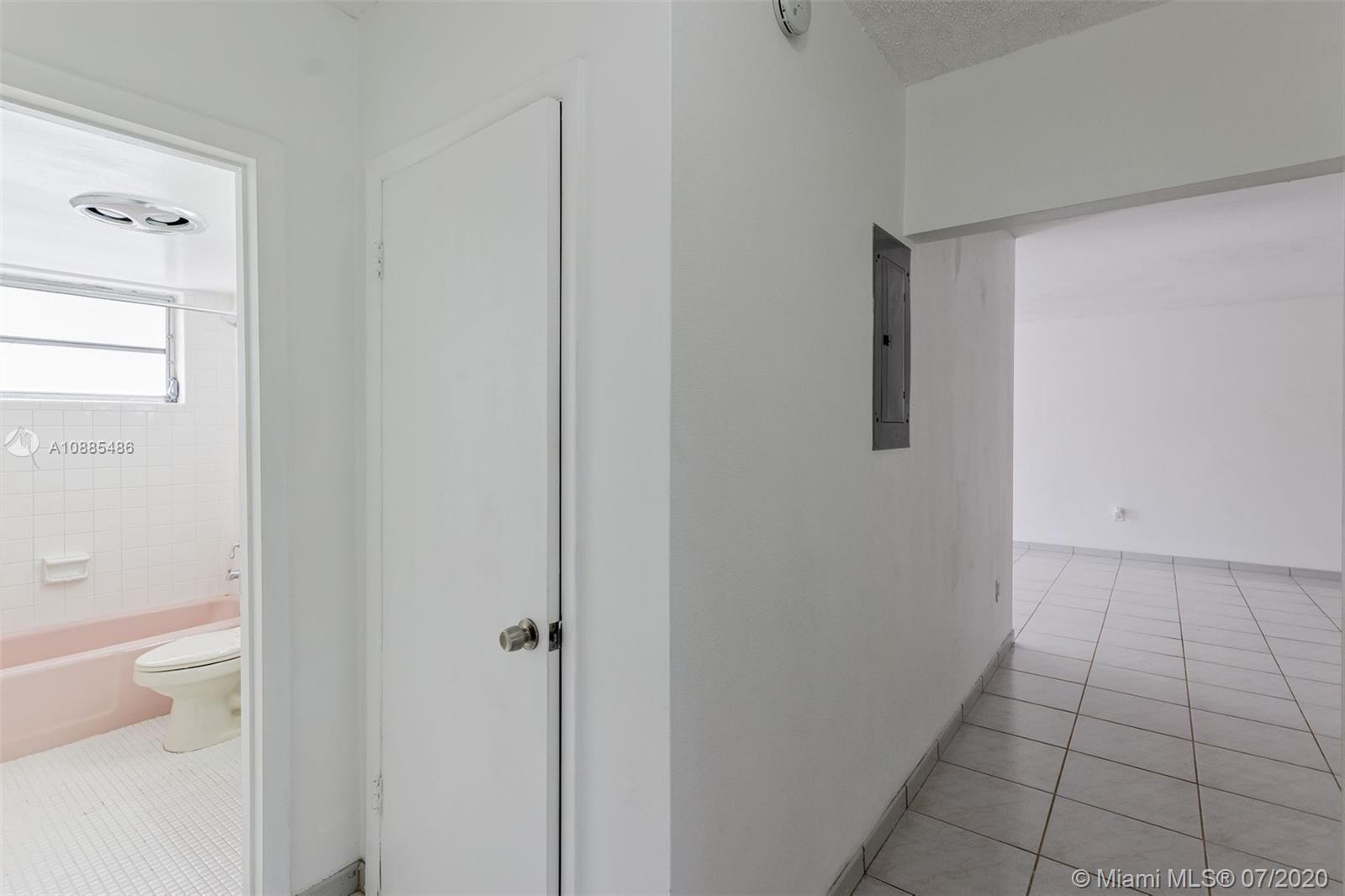See details / 4789 sq. ft. $ 2020-12-01 0 Photo