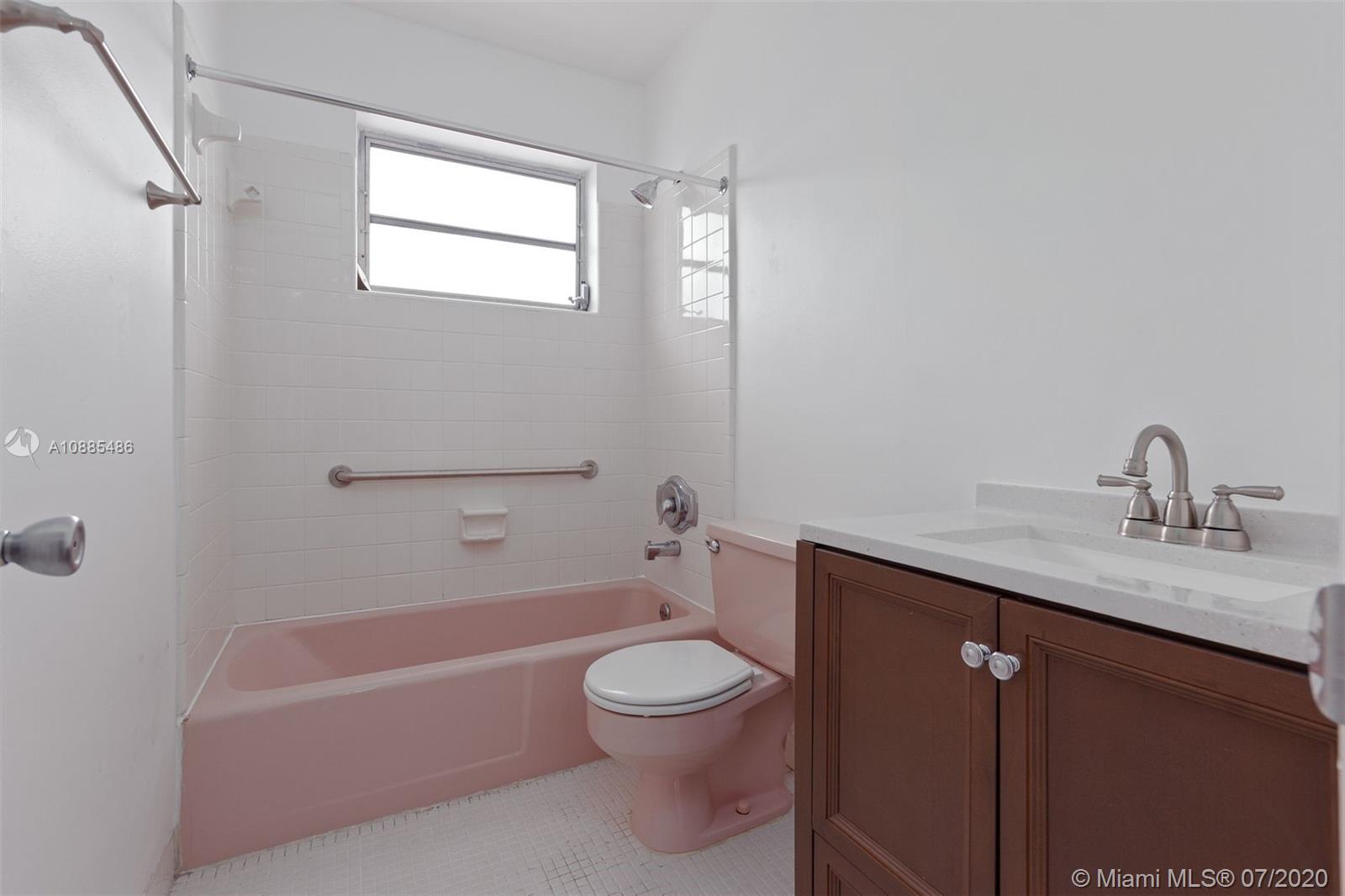 See details / 4789 sq. ft. $ 2020-12-01 0 Photo
