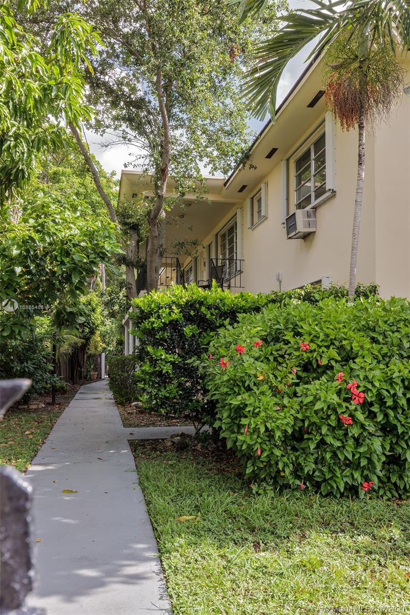 See details / 4789 sq. ft. $ 2020-12-01 0 Photo