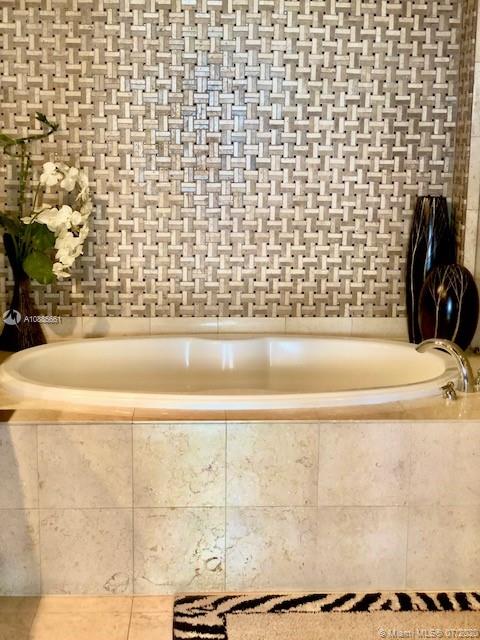 See details 1001 3 / 3 2065 sq. ft. $ 2020-07-01 0 Photo