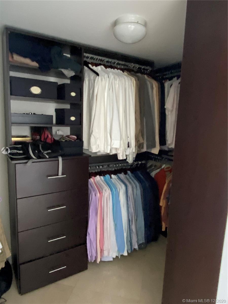 Ver detalles 3701 3 / 4 2078 sq. ft. $ 2020-09-01 0 foto