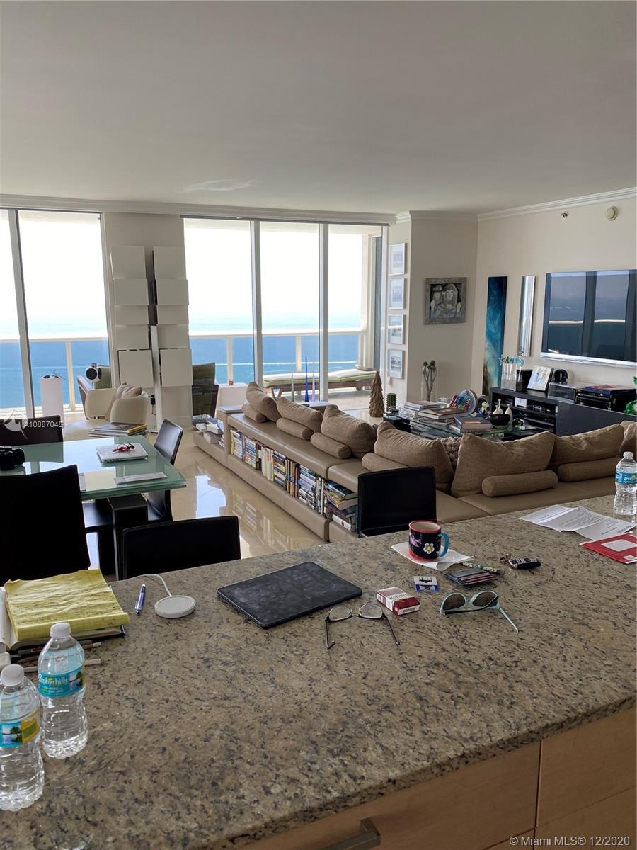 Ver detalles 3701 3 / 4 2078 sq. ft. $ 2020-09-01 0 foto