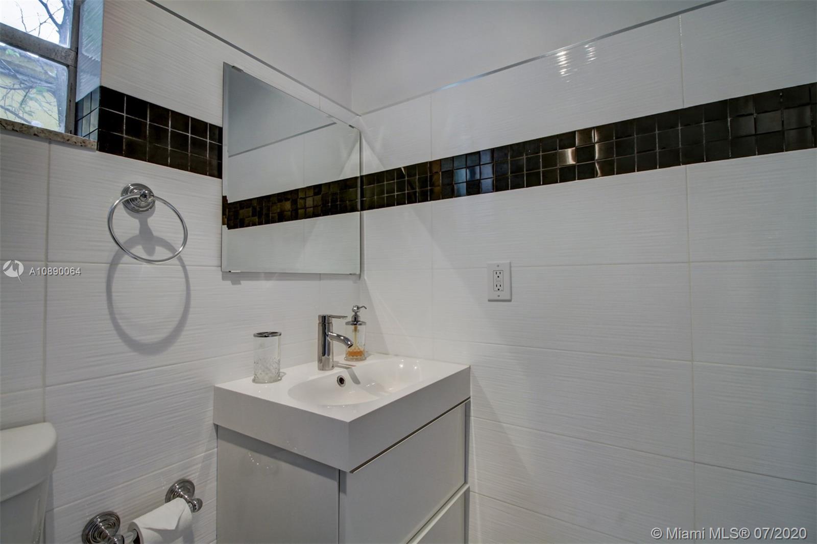 See details / 3416 sq. ft. $ 2020-07-09 0 Photo
