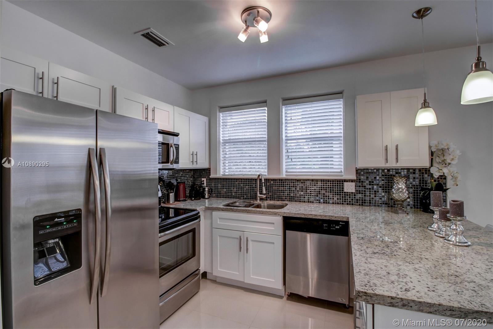 See details / 3416 sq. ft. $ 2020-07-09 0 Photo