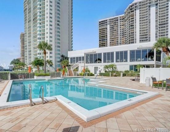 Photo of 20281 Country Club Dr #2402, Aventura, Florida, 33180 - Building Exterior