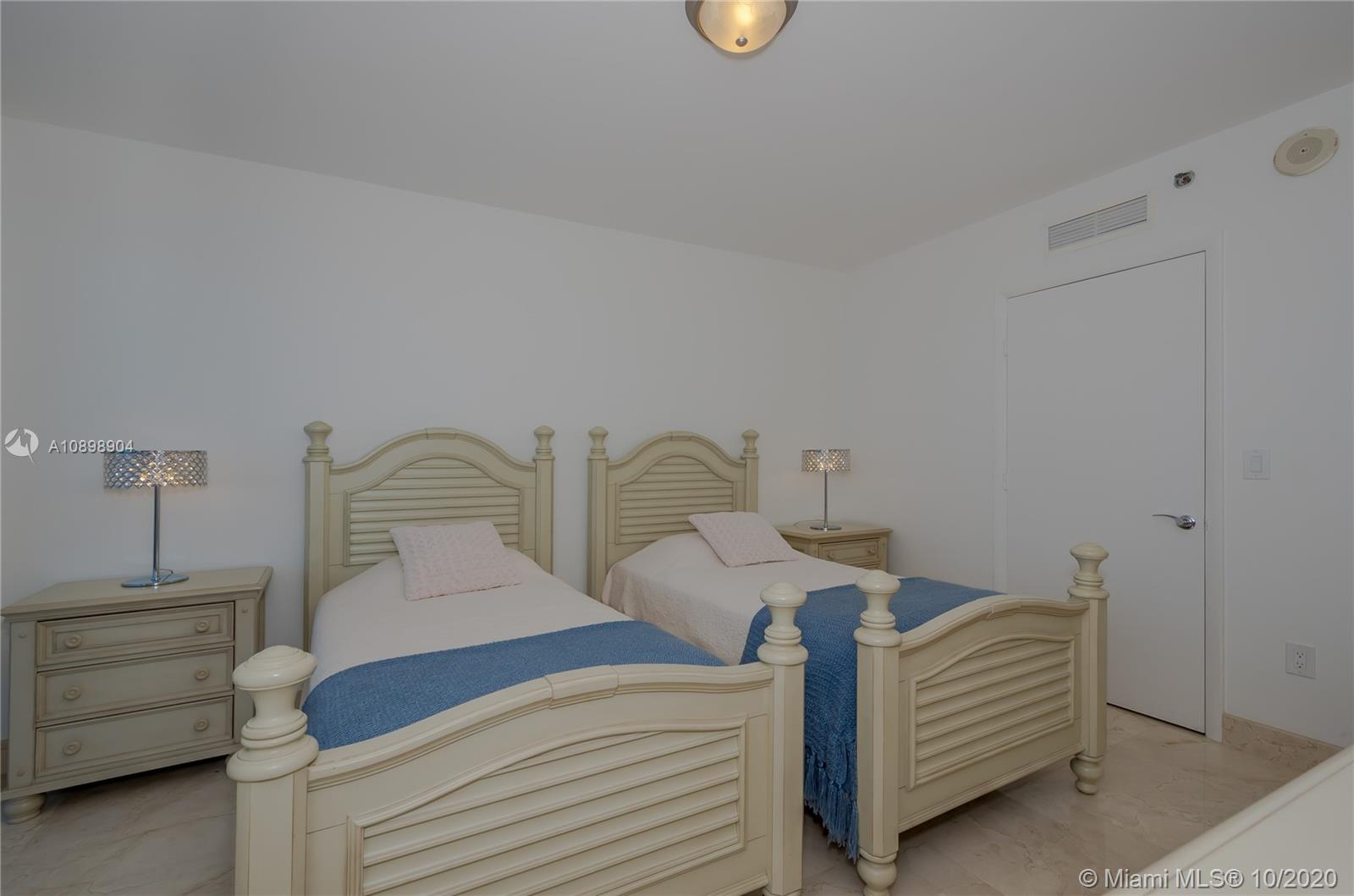 Ver detalles 4303 3 / 3 1733 sq. ft. $ 2020-12-14 0 foto
