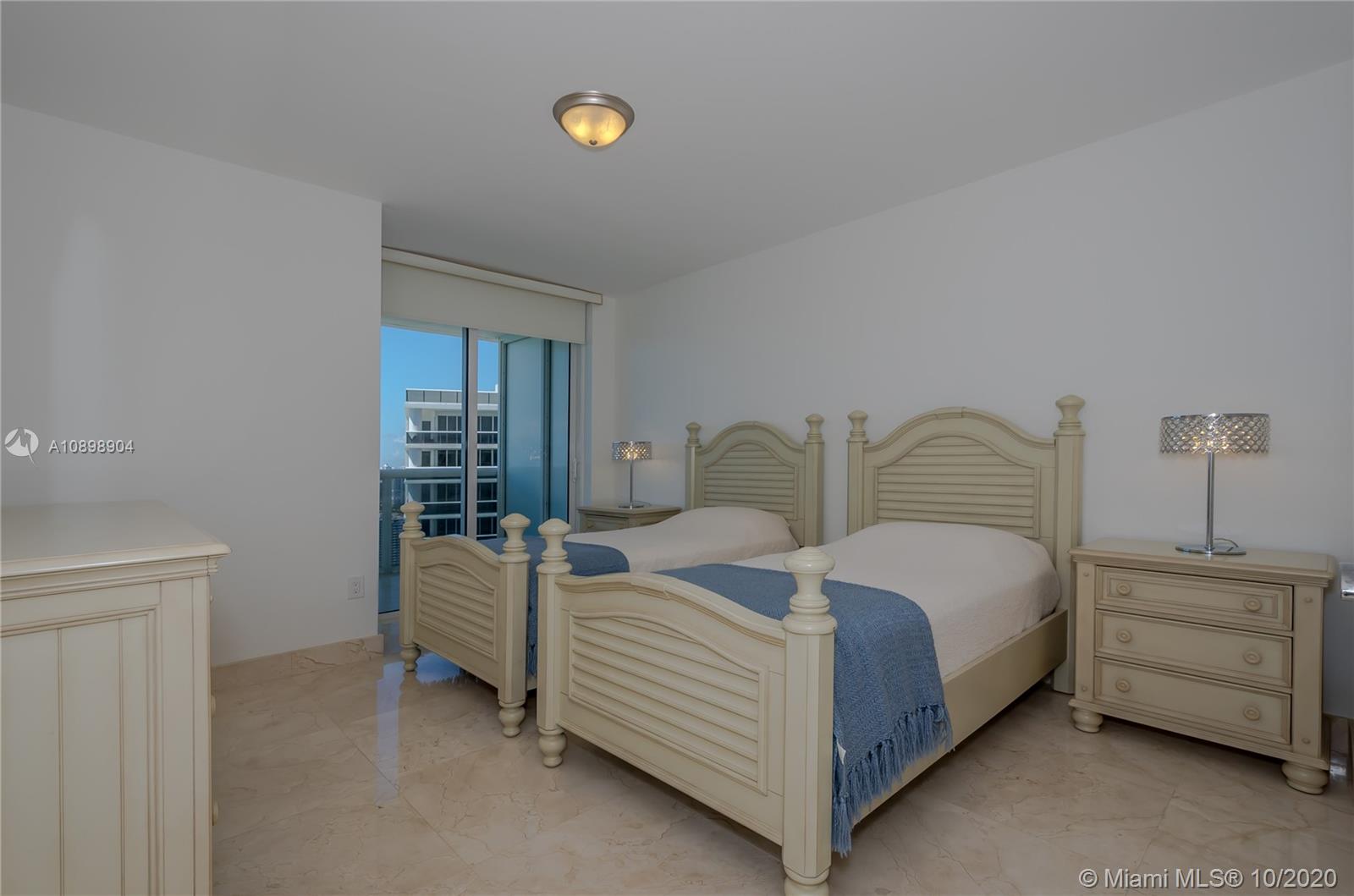 Ver detalles 4303 3 / 3 1733 sq. ft. $ 2020-12-14 0 foto