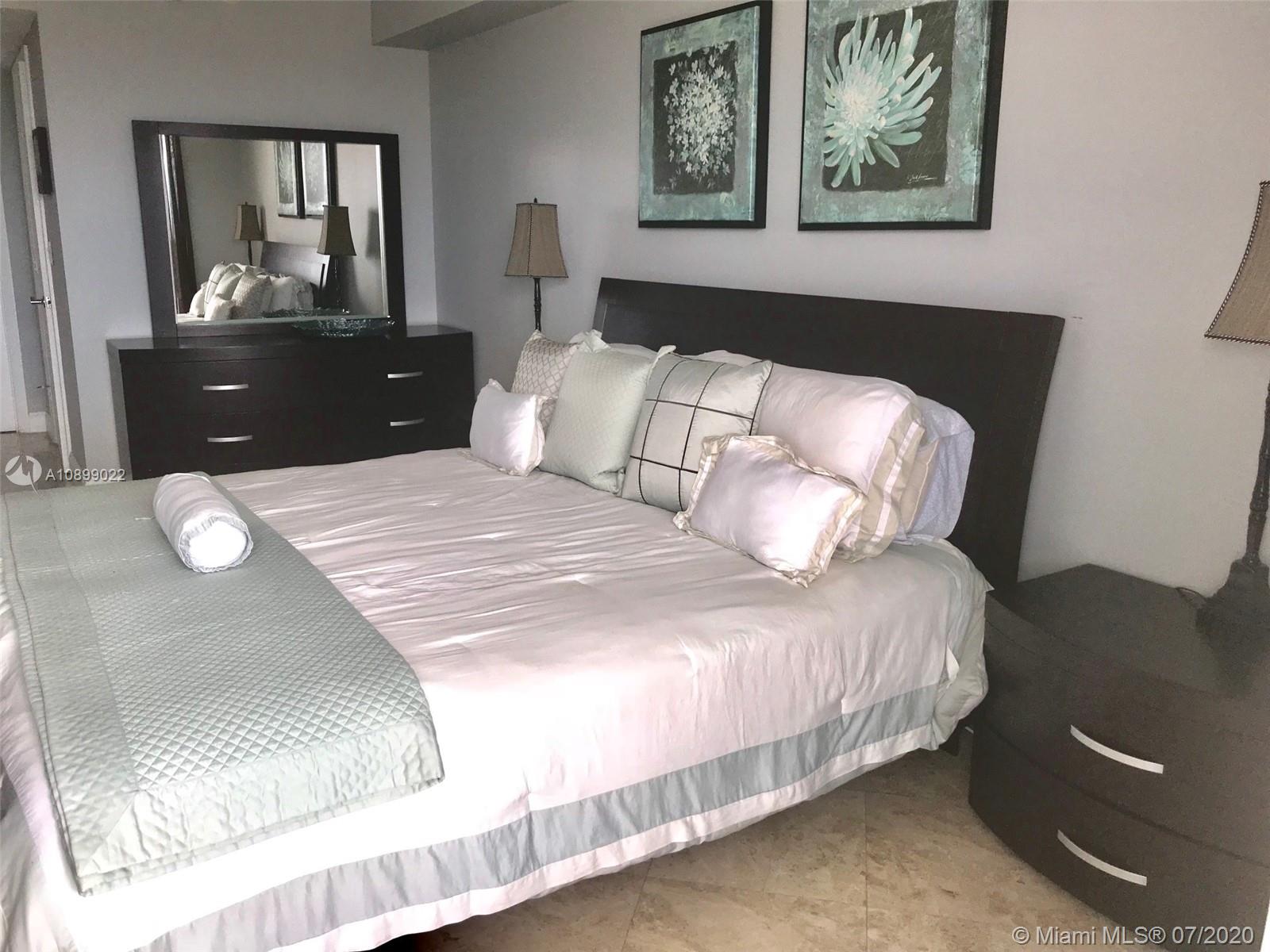 Ver detalles 4803 3 / 3 1733 sq. ft. $ 2020-07-23 0 foto
