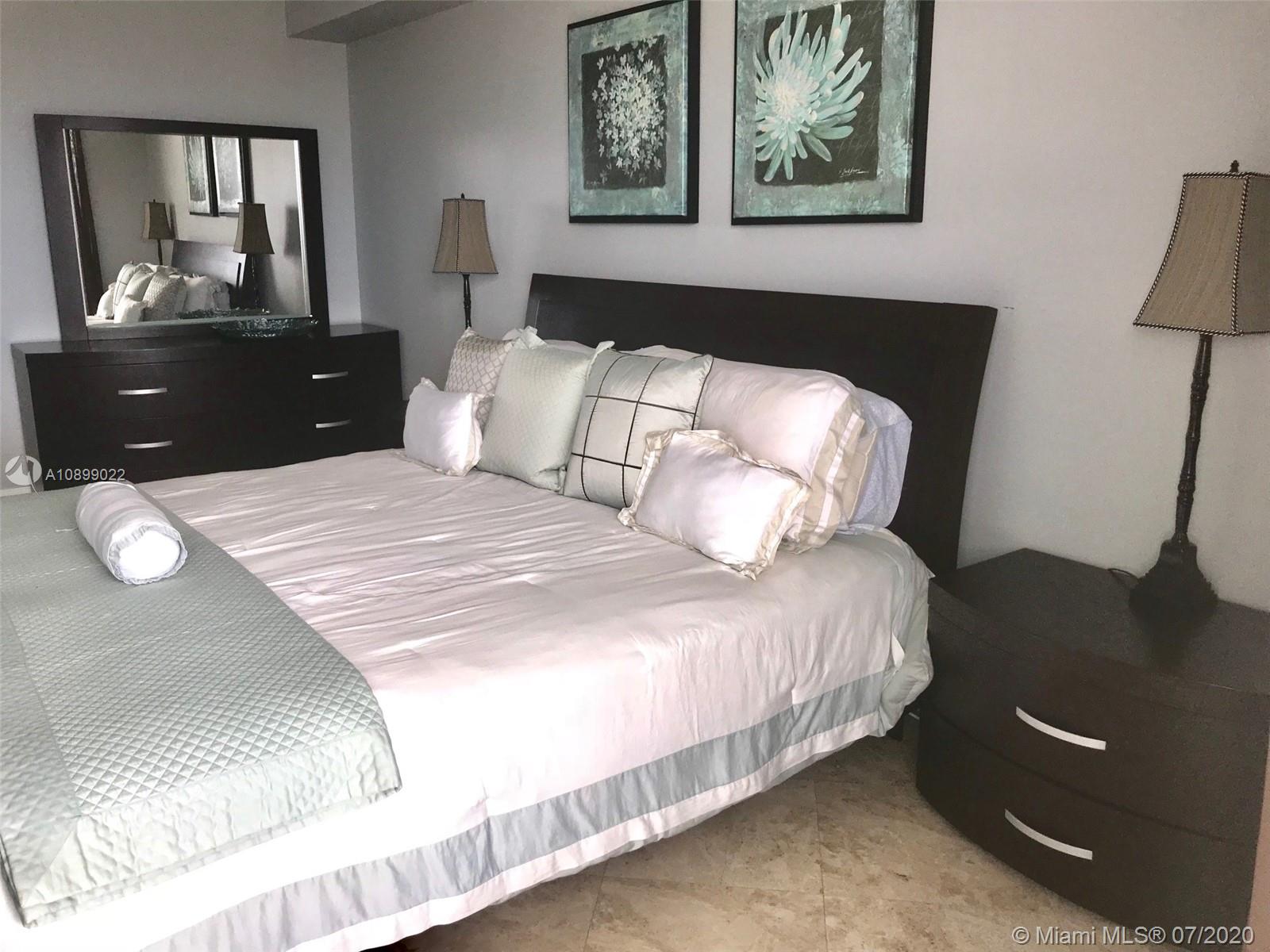 Ver detalles 4803 3 / 3 1733 sq. ft. $ 2020-07-23 0 foto
