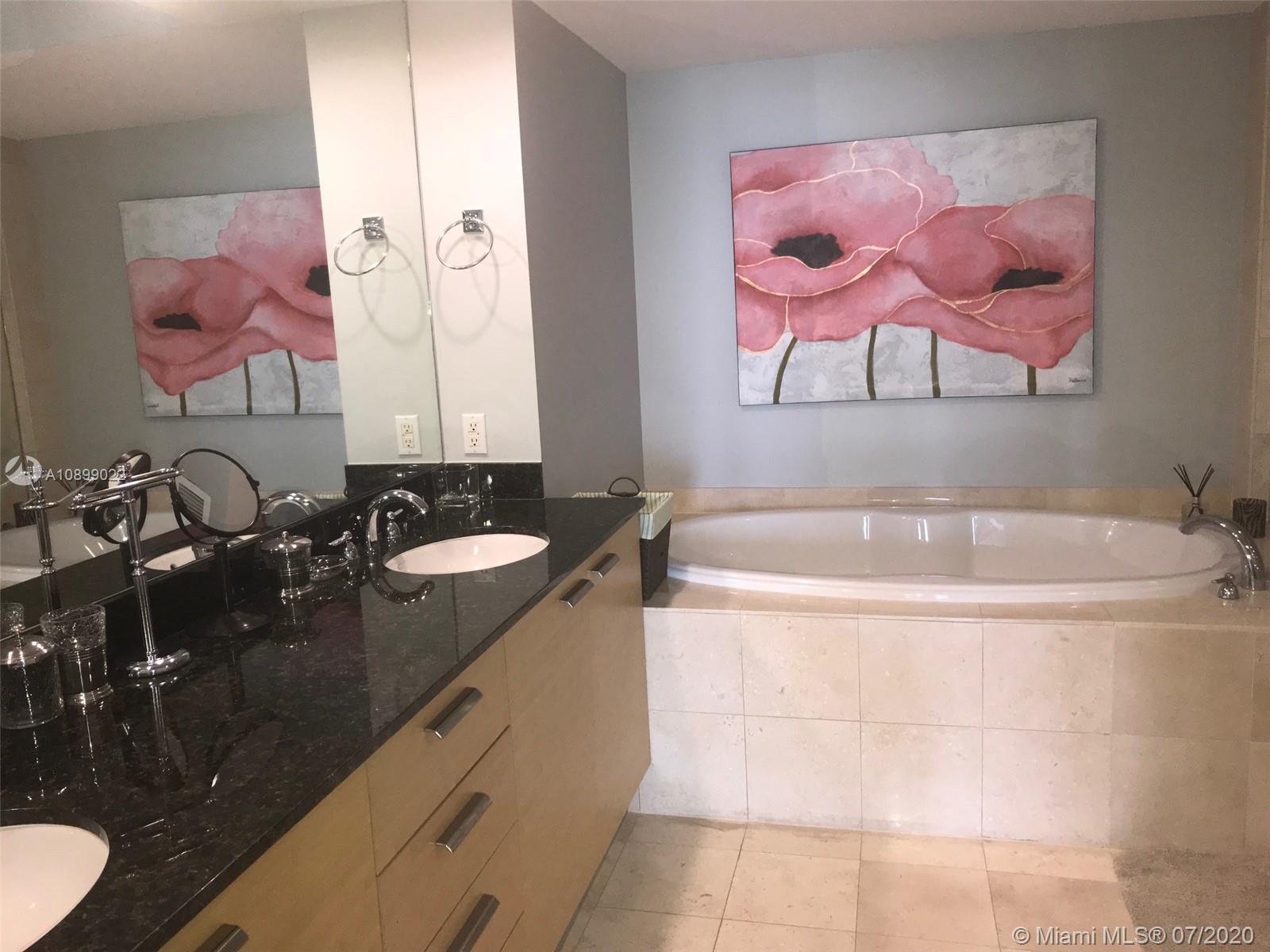 Ver detalles 4803 3 / 3 1733 sq. ft. $ 2020-07-23 0 foto