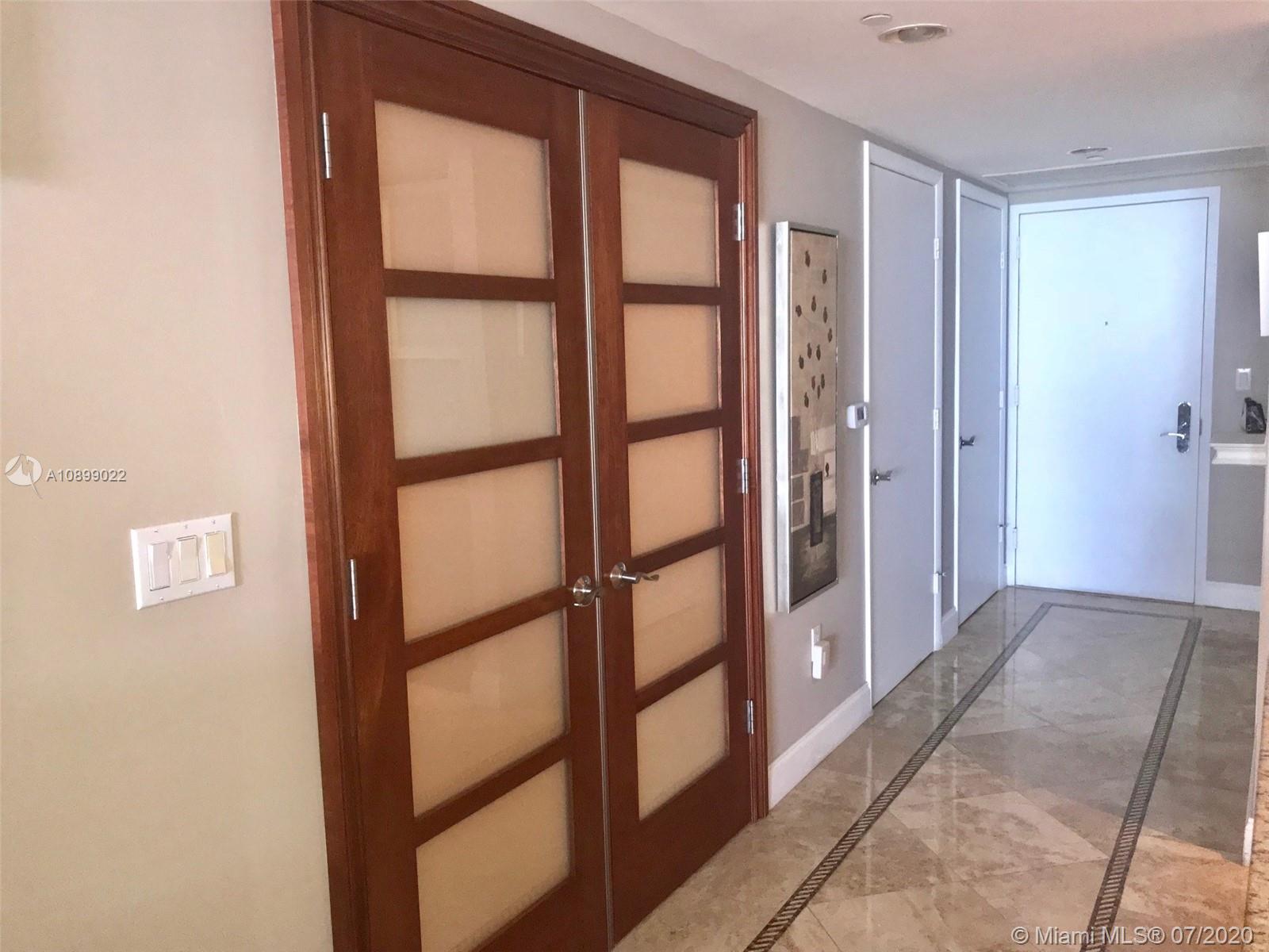 Ver detalles 4803 3 / 3 1733 sq. ft. $ 2020-07-23 0 foto